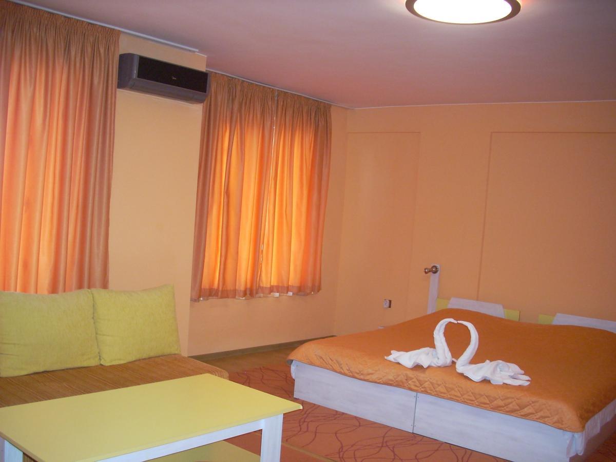 Gelov Hotel Berkovitsa Ngoại thất bức ảnh